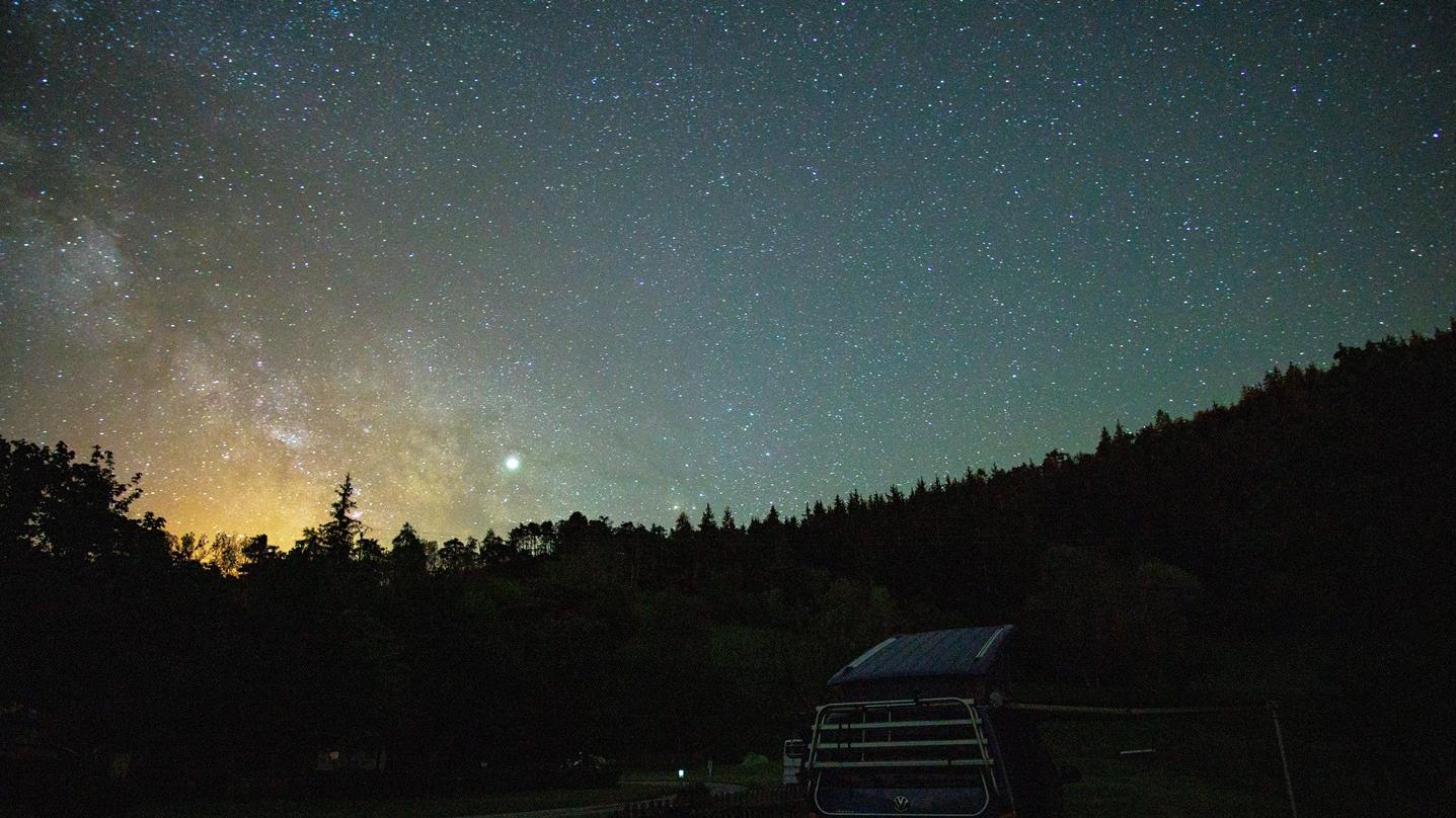 Entdecken Sie einen außergewöhnlichen<br>Sternenhimmel