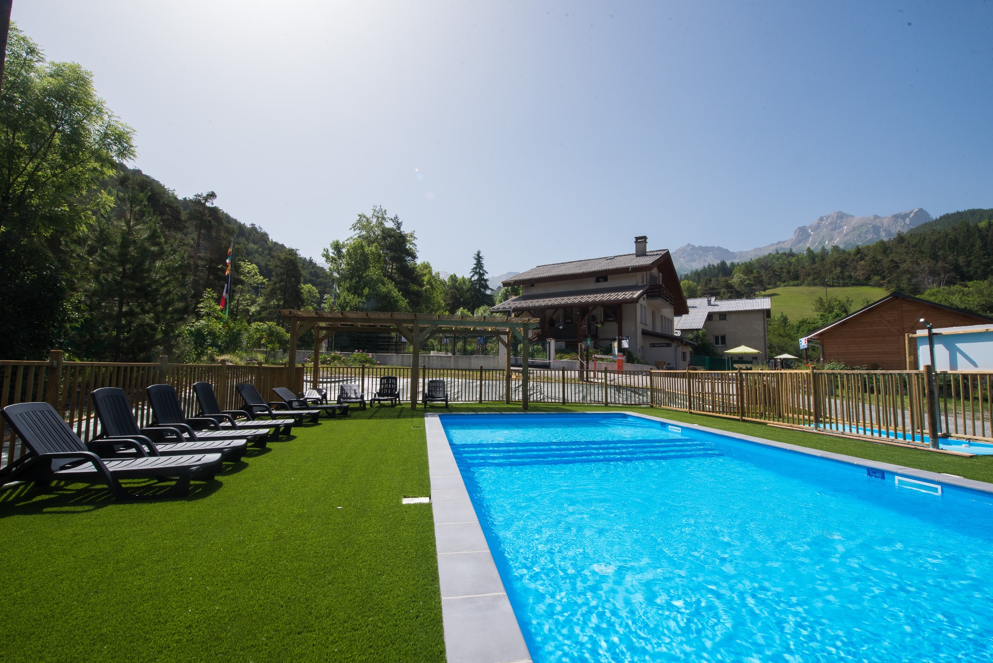 Swimming pool with mountain views